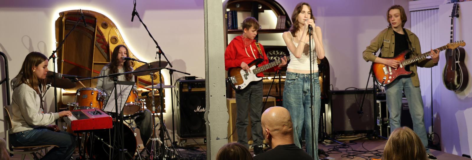 TIlmeld dig undervisning på Musikskolen